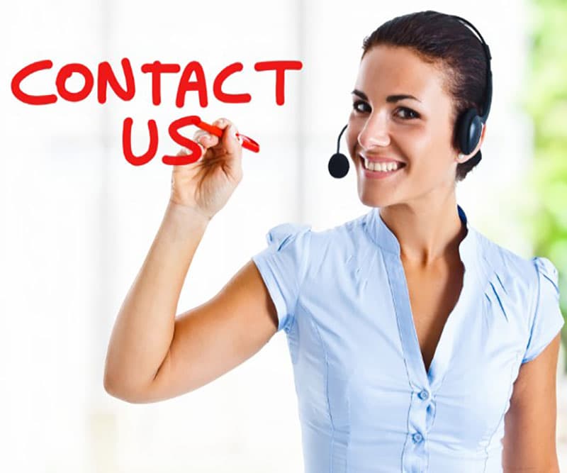 Reservation specialist on a headset call